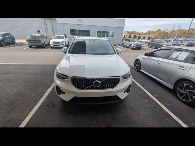 2023 Volvo XC40 Plus Bright Theme