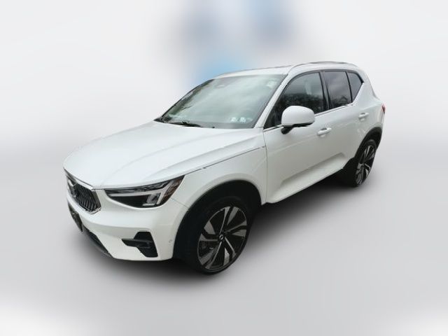 2023 Volvo XC40 Plus Bright Theme