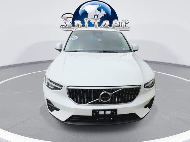 2023 Volvo XC40 Plus Bright Theme