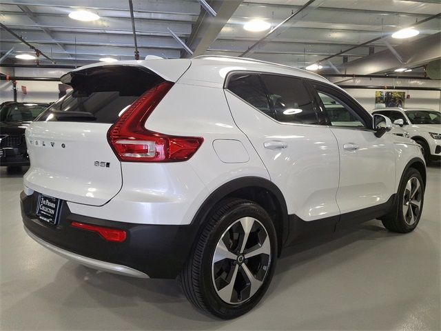 2023 Volvo XC40 Plus Bright Theme