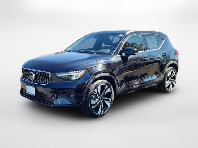 2023 Volvo XC40 Plus Bright Theme