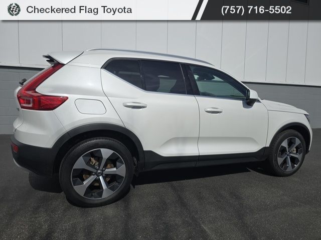 2023 Volvo XC40 Plus Bright Theme