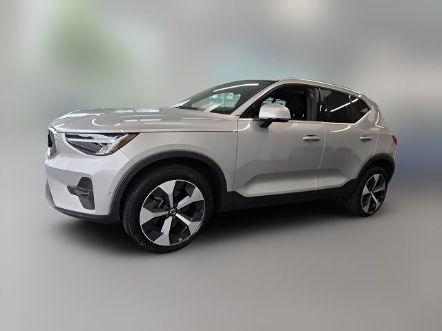 2023 Volvo XC40 Plus Bright Theme