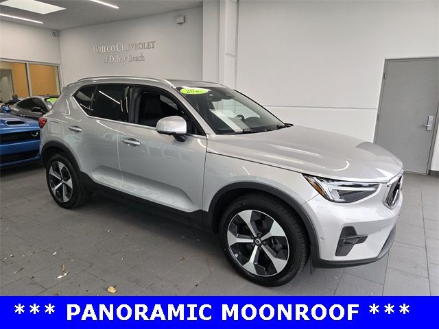 2023 Volvo XC40 Plus Bright Theme