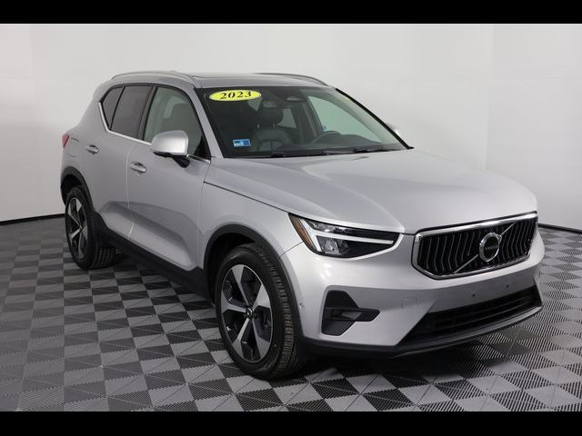 2023 Volvo XC40 Plus Bright Theme