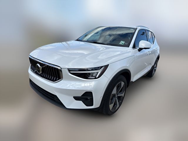2023 Volvo XC40 Plus Bright Theme