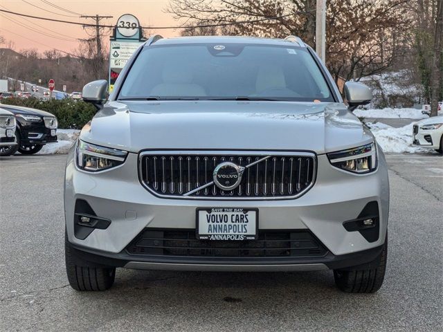 2023 Volvo XC40 Plus Bright Theme