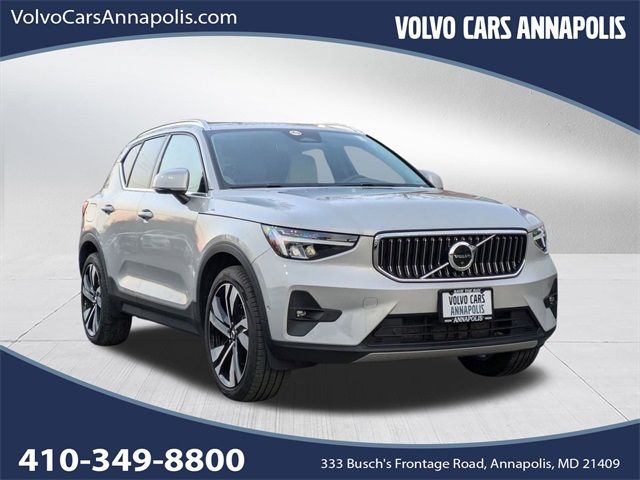 2023 Volvo XC40 Plus Bright Theme