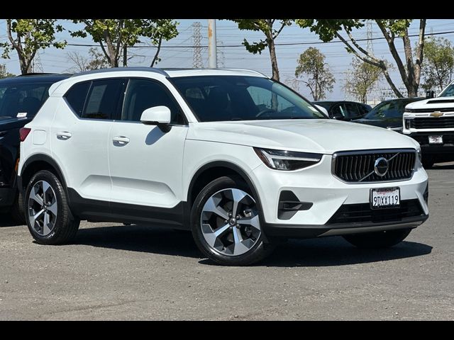 2023 Volvo XC40 Plus Bright Theme