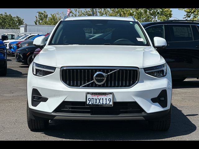 2023 Volvo XC40 Plus Bright Theme