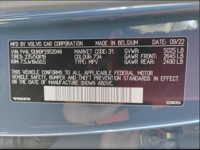 2023 Volvo XC40 Plus Bright Theme