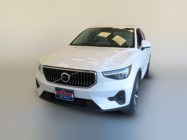 2023 Volvo XC40 Plus Bright Theme