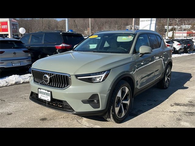 2023 Volvo XC40 Plus Bright Theme