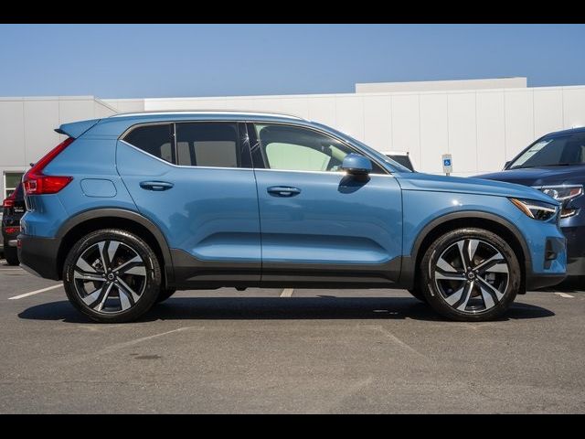 2023 Volvo XC40 Plus Bright Theme