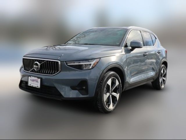 2023 Volvo XC40 Plus Bright Theme