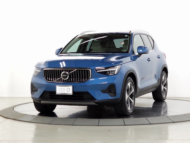 2023 Volvo XC40 Plus Bright Theme