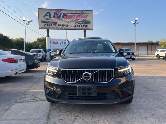 2023 Volvo XC40 Plus Bright Theme