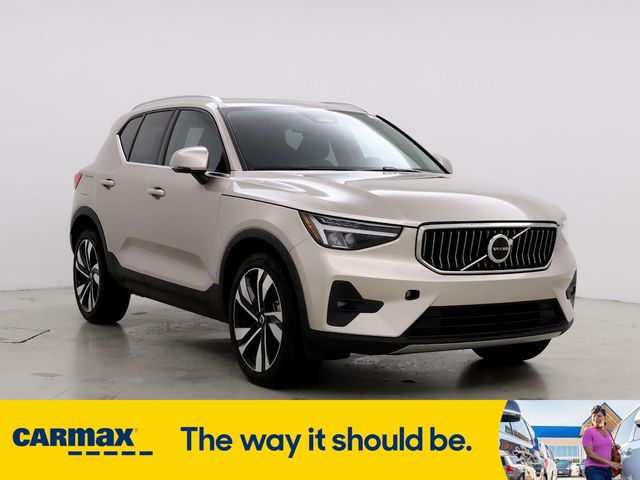 2023 Volvo XC40 Plus Bright Theme