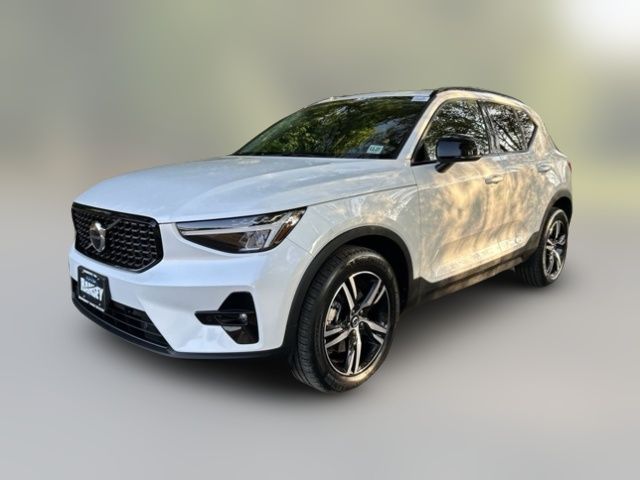 2023 Volvo XC40 Plus Dark Theme