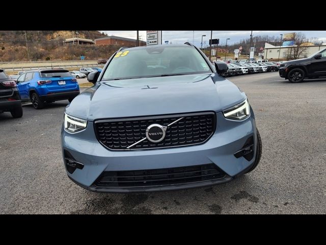 2023 Volvo XC40 Plus Dark Theme