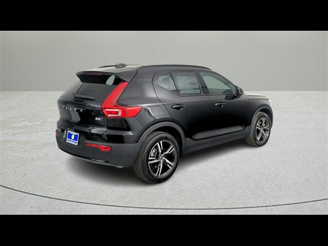 2023 Volvo XC40 Plus Dark Theme