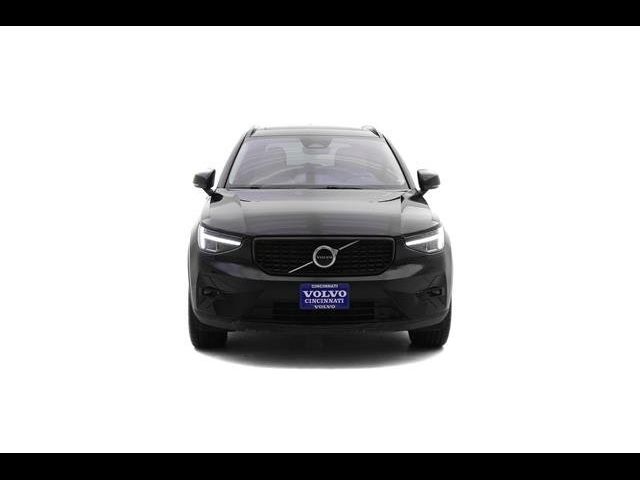 2023 Volvo XC40 Plus Dark Theme