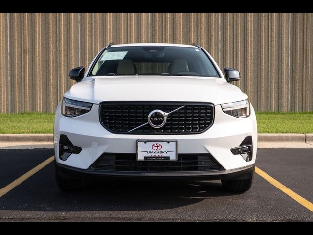 2023 Volvo XC40 Plus Dark Theme