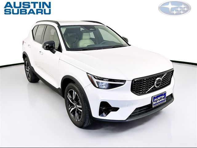 2023 Volvo XC40 Plus Dark Theme