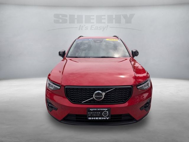 2023 Volvo XC40 Plus Dark Theme