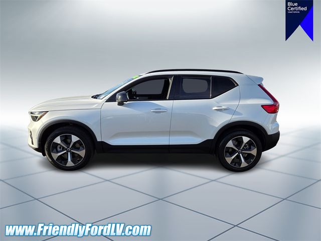 2023 Volvo XC40 Plus Dark Theme