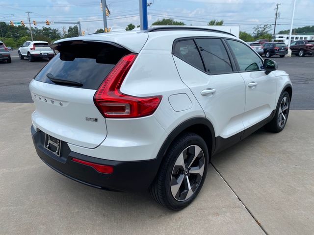 2023 Volvo XC40 Plus Dark Theme