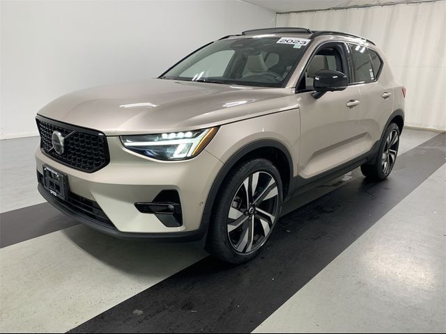 2023 Volvo XC40 Plus Dark Theme