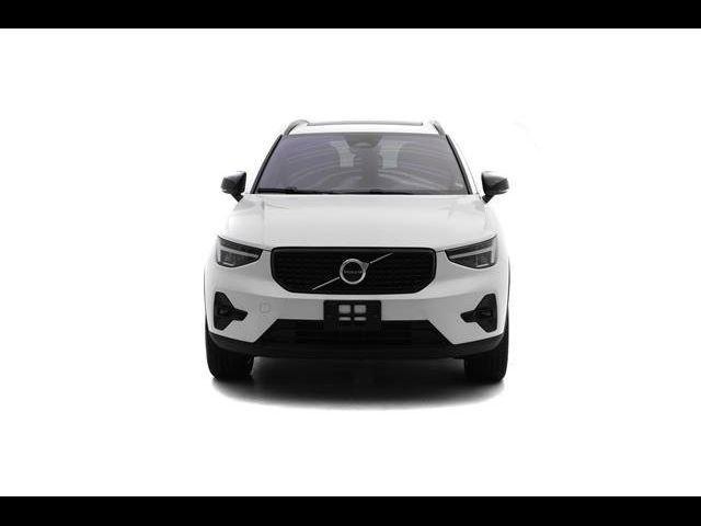 2023 Volvo XC40 Plus Dark Theme