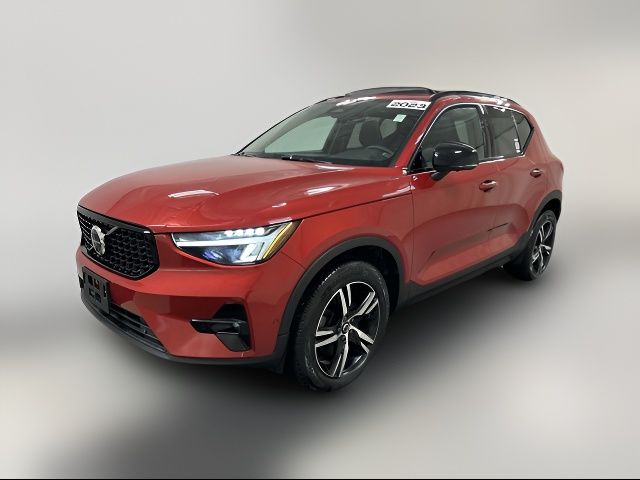 2023 Volvo XC40 Plus Dark Theme