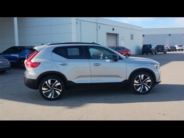 2023 Volvo XC40 Plus Dark Theme