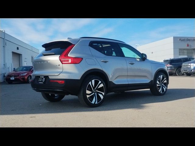 2023 Volvo XC40 Plus Dark Theme