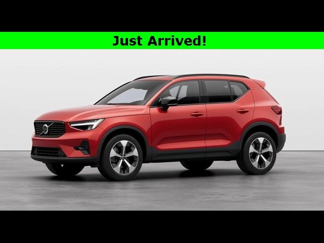 2023 Volvo XC40 Plus Dark Theme