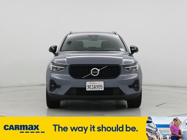 2023 Volvo XC40 Plus Dark Theme