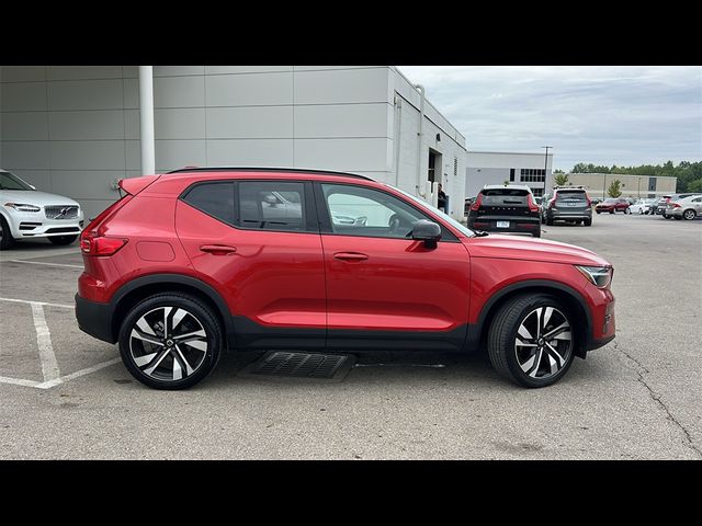 2023 Volvo XC40 Plus Dark Theme