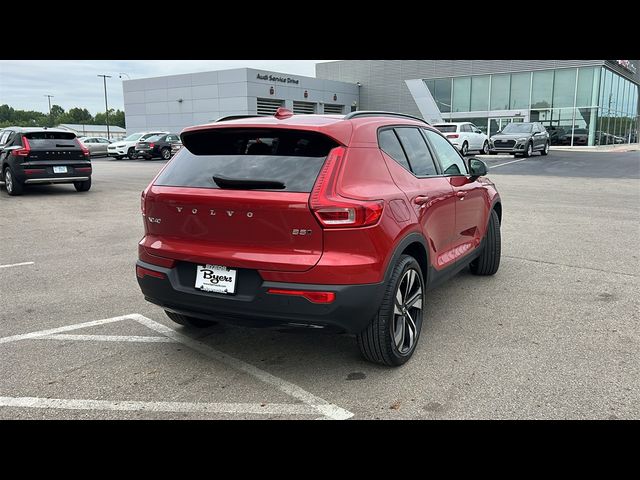 2023 Volvo XC40 Plus Dark Theme