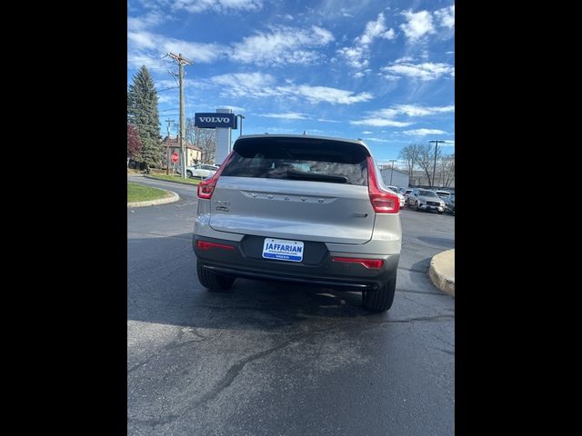 2023 Volvo XC40 Plus Dark Theme