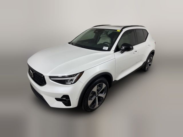 2023 Volvo XC40 Plus Dark Theme