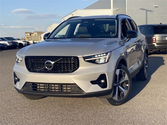 2023 Volvo XC40 Plus Dark Theme