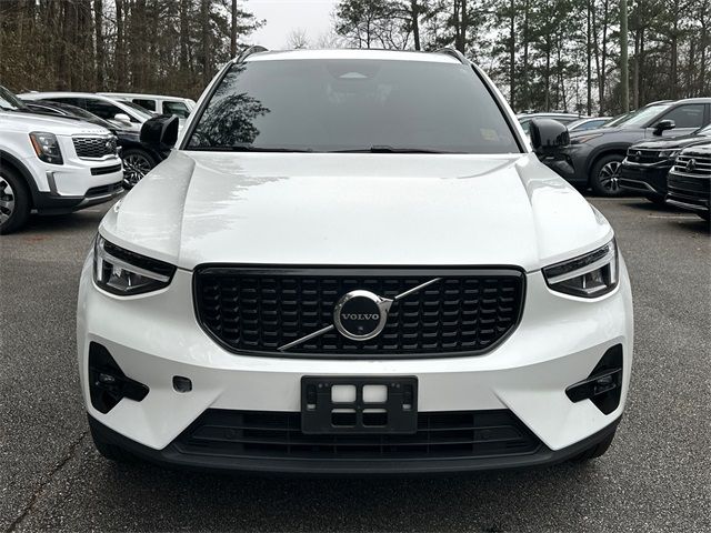 2023 Volvo XC40 Plus Dark Theme