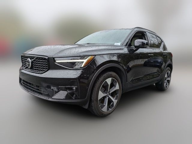 2023 Volvo XC40 Plus Dark Theme