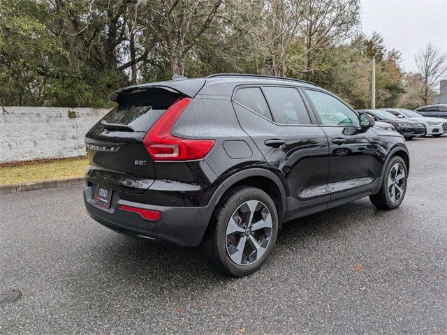 2023 Volvo XC40 Plus Dark Theme
