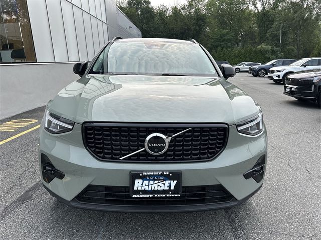 2023 Volvo XC40 Plus Dark Theme