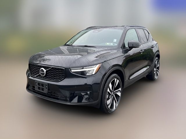 2023 Volvo XC40 Plus Dark Theme