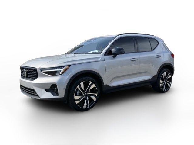 2023 Volvo XC40 Plus Dark Theme