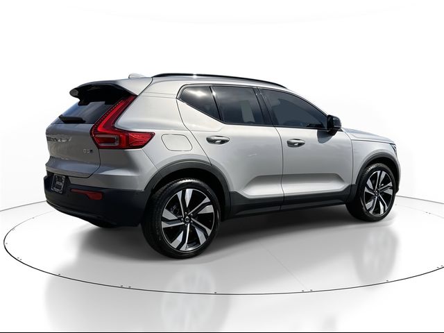 2023 Volvo XC40 Plus Dark Theme